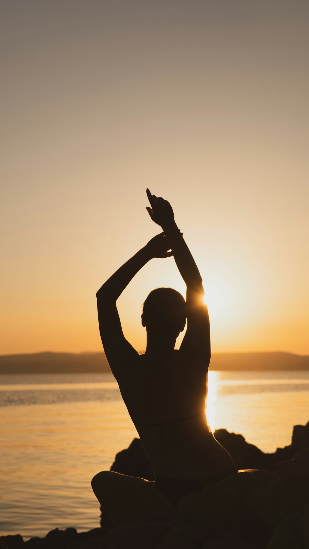 gallery-5 silhouette-of-man-raising-his-hands-during-sunset-kegkeojhy6e